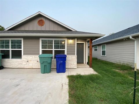 Photo of 804 N Broughton Street #804, Sherman, TX 75090 (MLS # 21255657)