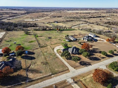 Photo of 14617 Meadowland Circle, Newark, TX 76071 (MLS # 21135658)