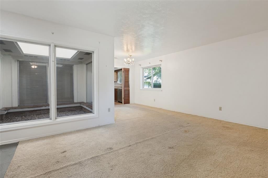 1633 Hanging Cliff Drive