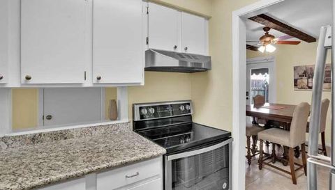 Tiny photo for 1820 E Kings Highway #15, Shreveport, LA 71105 (MLS # 21100663)