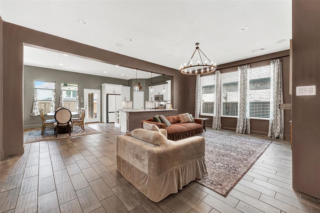 917 Llano Falls Drive