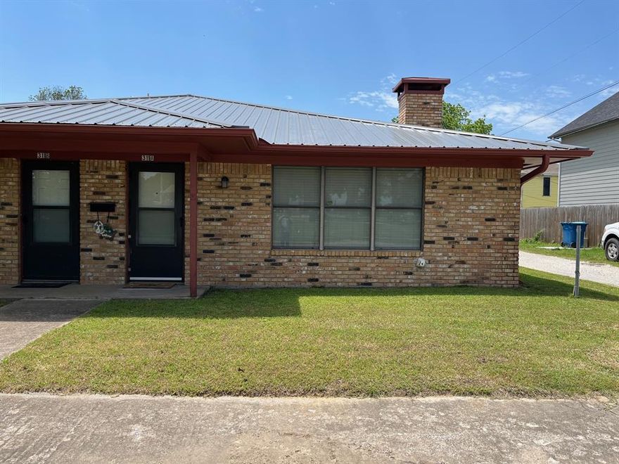 MOVE IN SPECIAL! First month rent is reduced to $600! This property is move in ready and in a great location!
Welcome to this beautifully maintained 2-bedroom, 2-bath home located in the heart of Denison, just steps away from the scenic Forrest Park. Featuring a decorative fireplace that adds character to the living space, this home blends comfort with charm. Both bedrooms are generously sized, offering plenty of room to relax or work from home. Enjoy your mornings with a stroll through the park or spend your evenings exploring nearby Main Street’s shops and eateries. Love local sports? You’ll be just a short walk from exciting football games and community events. Don't miss the opportunity to live in a vibrant neighborhood with convenience, comfort, and character all in one place!
Quiet pet allowed under 9 lbs with owner approval