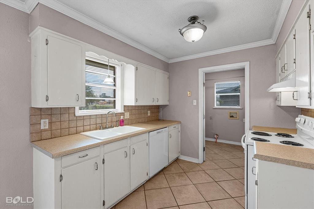 Bossier City, Louisiana 71111, United States, 3 Bedrooms Bedrooms, ,2 BathroomsBathrooms,Residential,Pending,216855