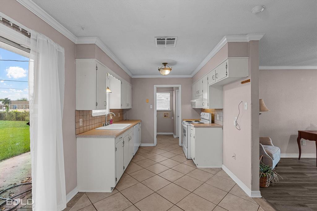 Bossier City, Louisiana 71111, United States, 3 Bedrooms Bedrooms, ,2 BathroomsBathrooms,Residential,Pending,216855