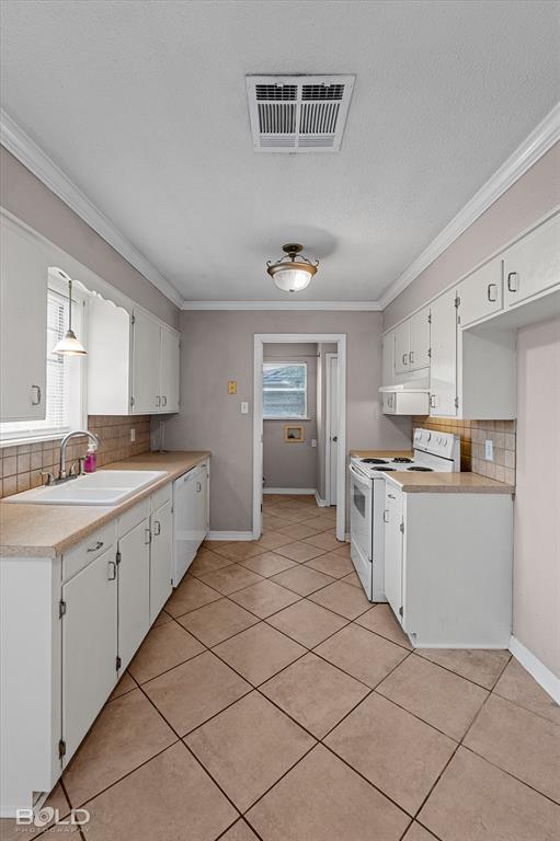 Bossier City, Louisiana 71111, United States, 3 Bedrooms Bedrooms, ,2 BathroomsBathrooms,Residential,Pending,216855