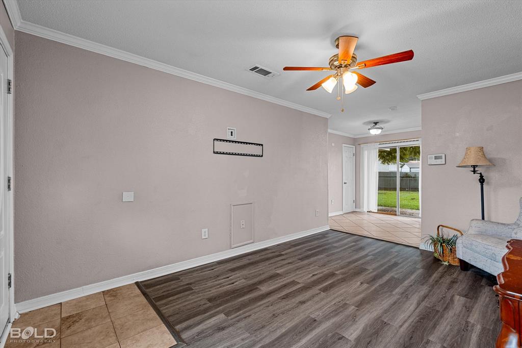 Bossier City, Louisiana 71111, United States, 3 Bedrooms Bedrooms, ,2 BathroomsBathrooms,Residential,Pending,216855