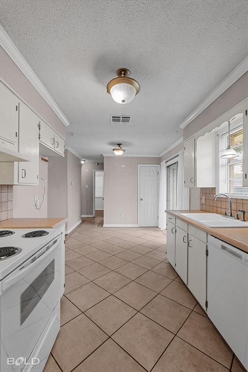 Bossier City, Louisiana 71111, United States, 3 Bedrooms Bedrooms, ,2 BathroomsBathrooms,Residential,Pending,216855