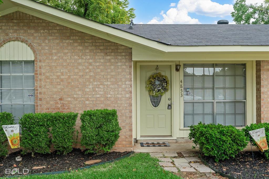 Bossier City, Louisiana 71111, United States, 3 Bedrooms Bedrooms, ,2 BathroomsBathrooms,Residential,Pending,216855