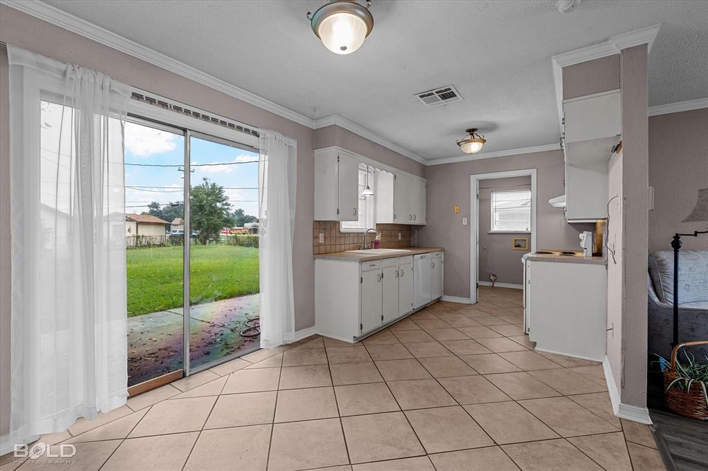 Bossier City, Louisiana 71111, United States, 3 Bedrooms Bedrooms, ,2 BathroomsBathrooms,Residential,Pending,216855