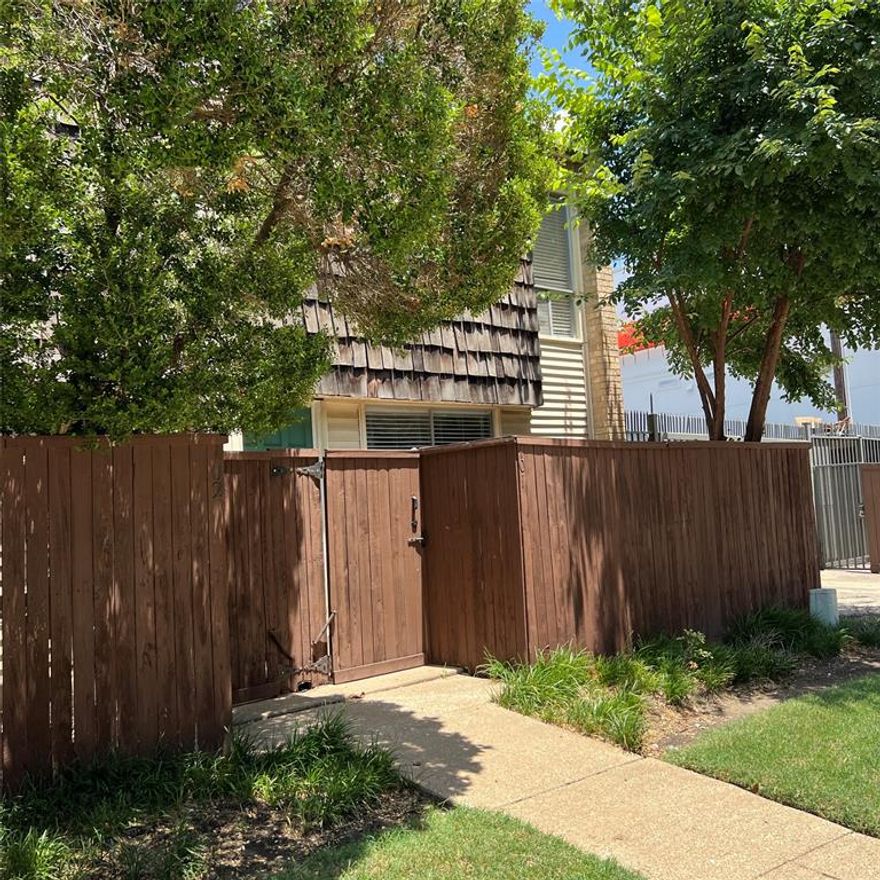 LEASING INCENTIVE! $1150.00 FOR A 24 MONTH LEASE! Cozy 2-story, 1-bedroom 1-bath, condo in the heart of Oak Lawn! Close proximity to shopping and restaurants. Kitchen comes equipped with dishwasher, electric range, microwave, and refrigerator. Fireplace in living room is ideal for comfort and entertaining. 1 covered, assigned parking spot and onsite laundry facility. Electricity to remain in owner's name and will be billed back monthly in addition to rent. Only 1 pet allowed with owner approval.