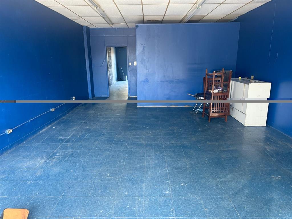 HIGHLAND HILLS ADD - Commercial Lease