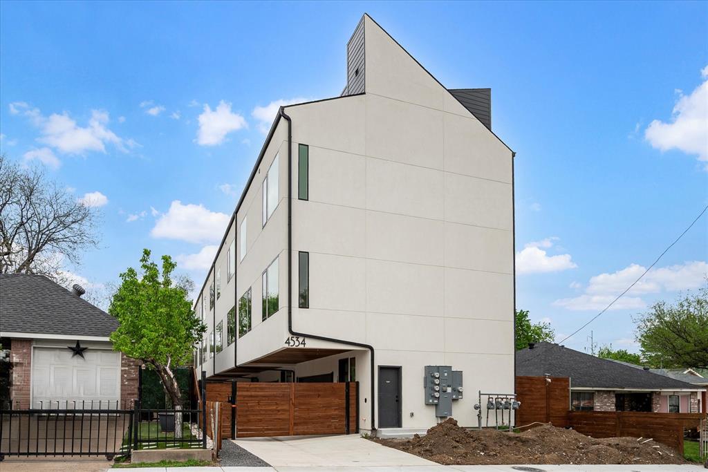 4534 Lake Avenue 103