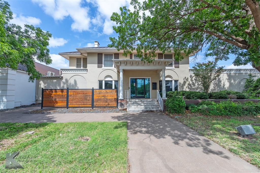 542 Hickory