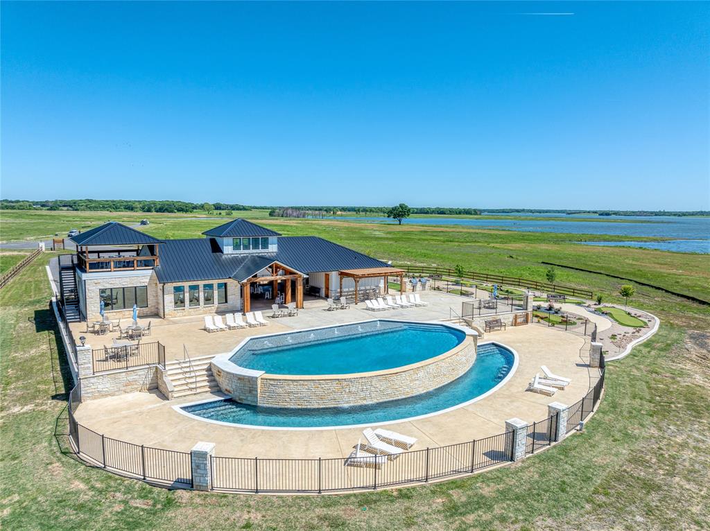 The Peninsula - Land