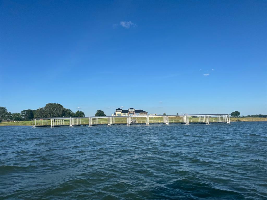 The Peninsula - Land