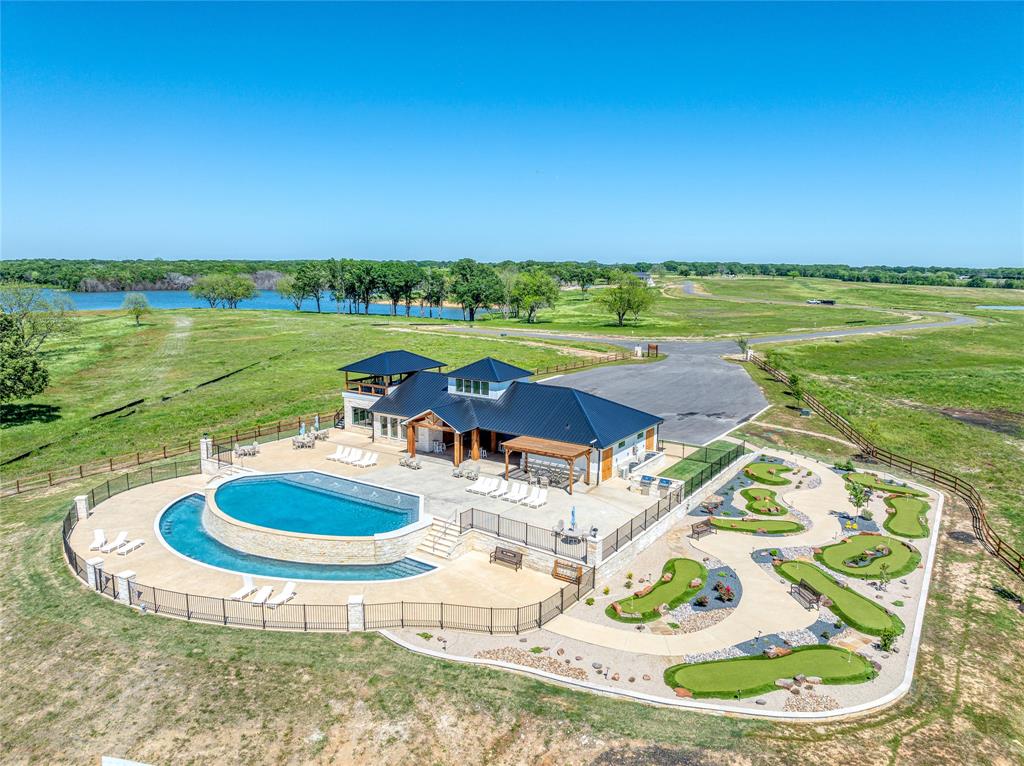 The Peninsula - Land