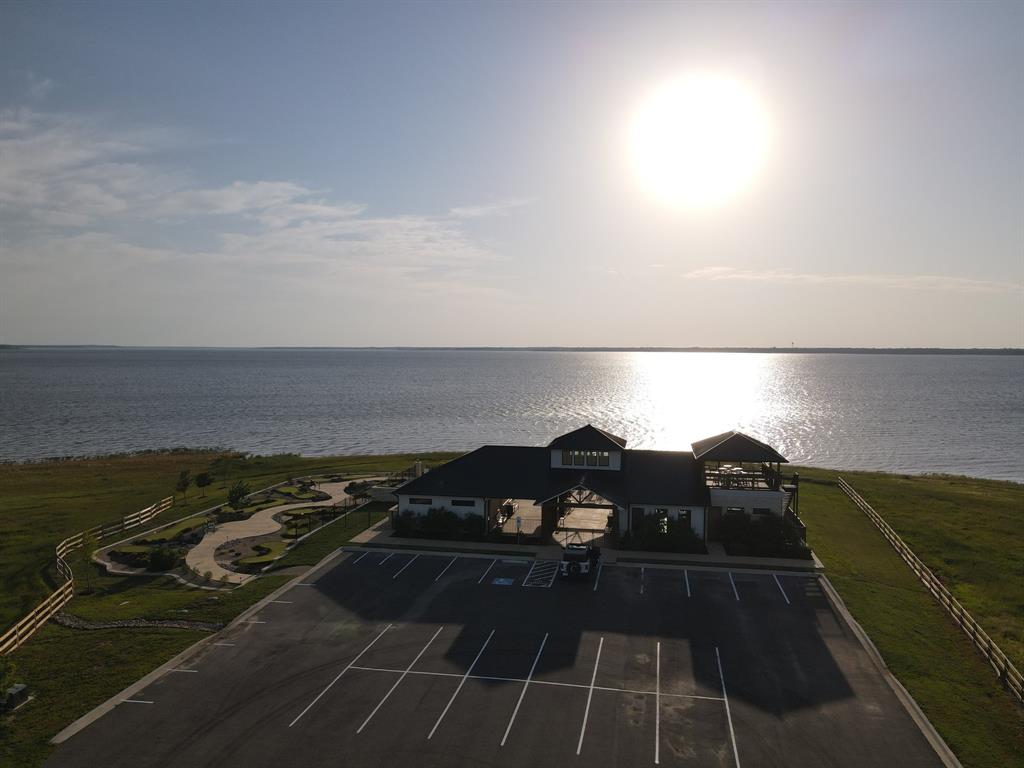 The Peninsula - Land