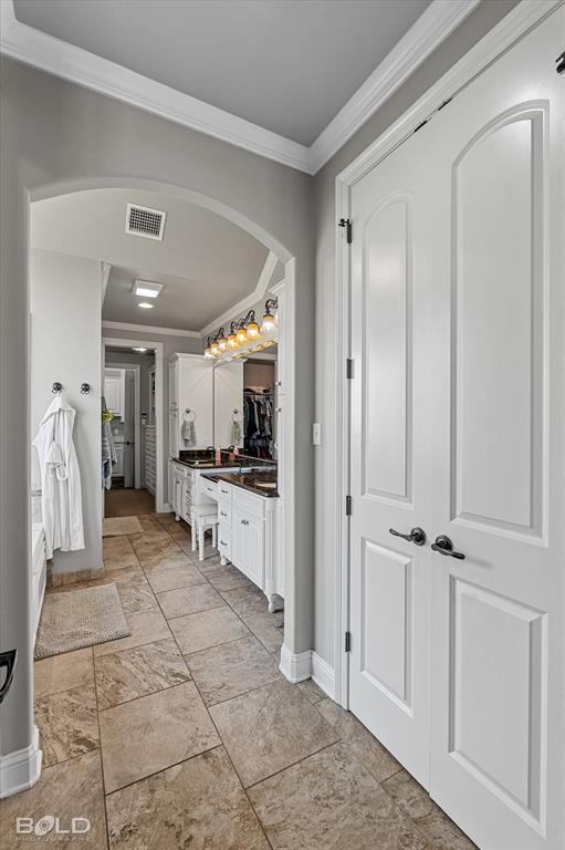 Bossier City, Louisiana 71111, United States, 4 Bedrooms Bedrooms, ,4 BathroomsBathrooms,Residential,Pending,180579