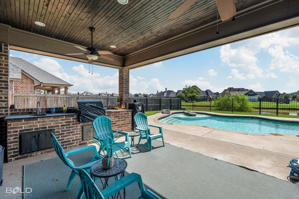 Bossier City, Louisiana 71111, United States, 4 Bedrooms Bedrooms, ,4 BathroomsBathrooms,Residential,Pending,180579