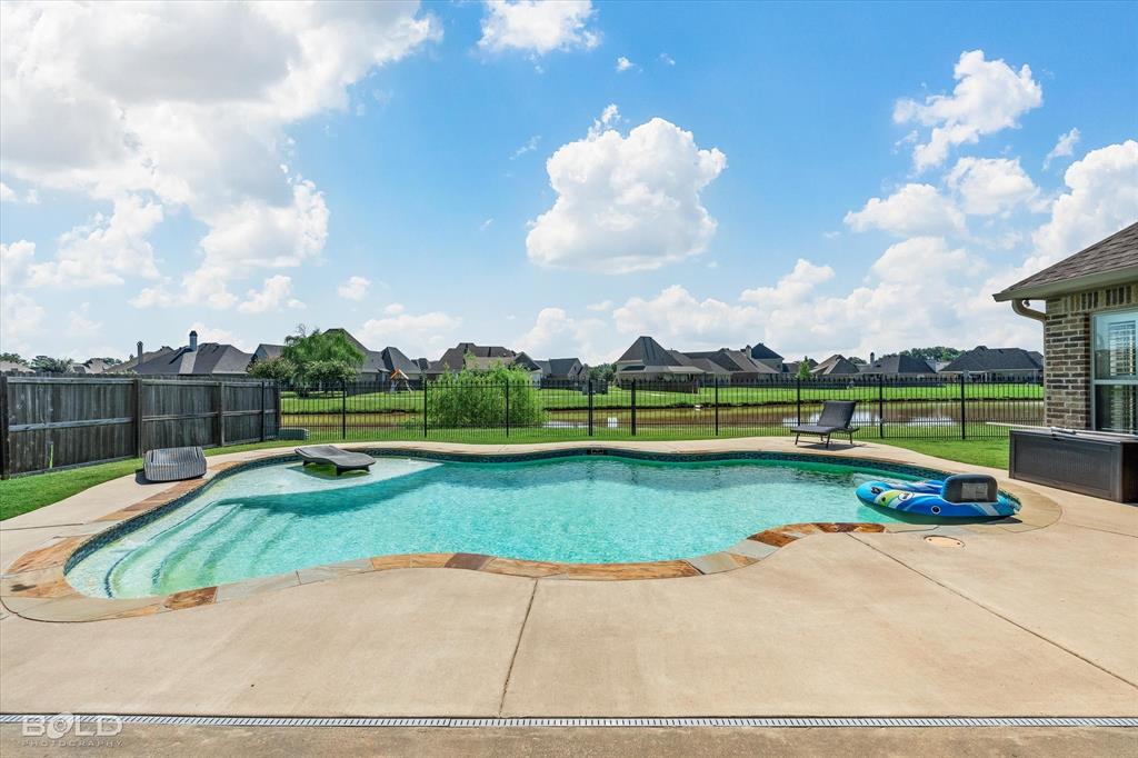 Bossier City, Louisiana 71111, United States, 4 Bedrooms Bedrooms, ,4 BathroomsBathrooms,Residential,Pending,180579