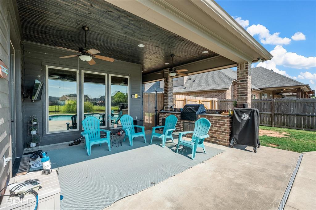 Bossier City, Louisiana 71111, United States, 4 Bedrooms Bedrooms, ,4 BathroomsBathrooms,Residential,Pending,180579