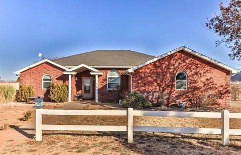 Photo of 9205 E County Road 7000, Slaton, TX 79364 (MLS # 21196264)