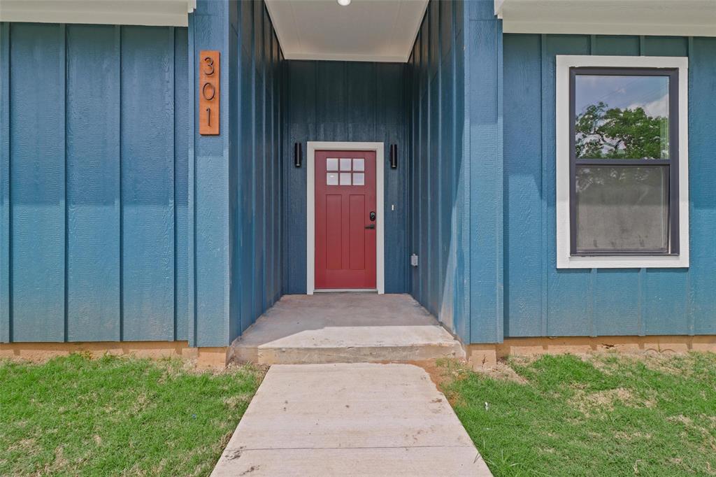 301 W Johnson
