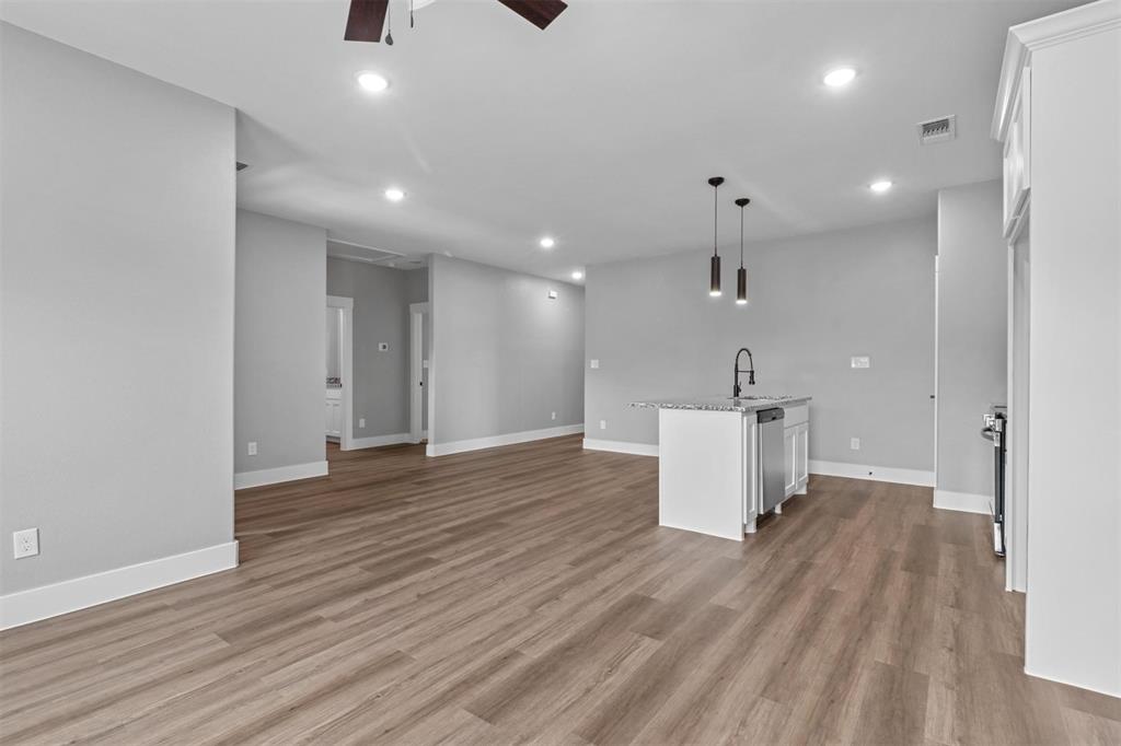 301 W Johnson