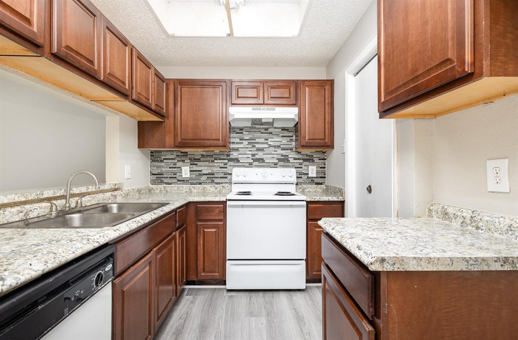 Meadows Condo - Residential