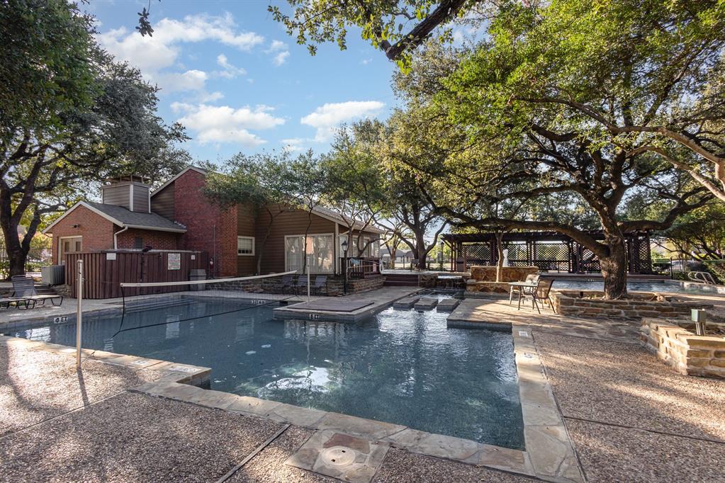 Meadows Condo - Residential