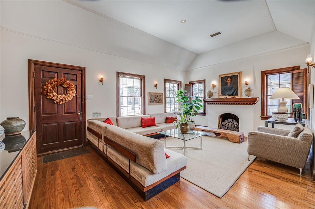 Country Club Estates - Residential