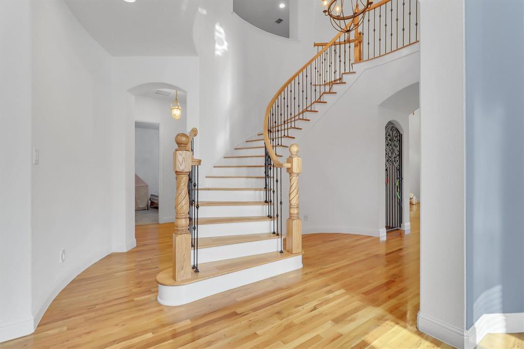 605 Royal Glen Drive