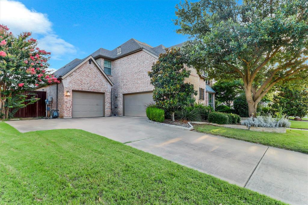 605 Royal Glen Drive