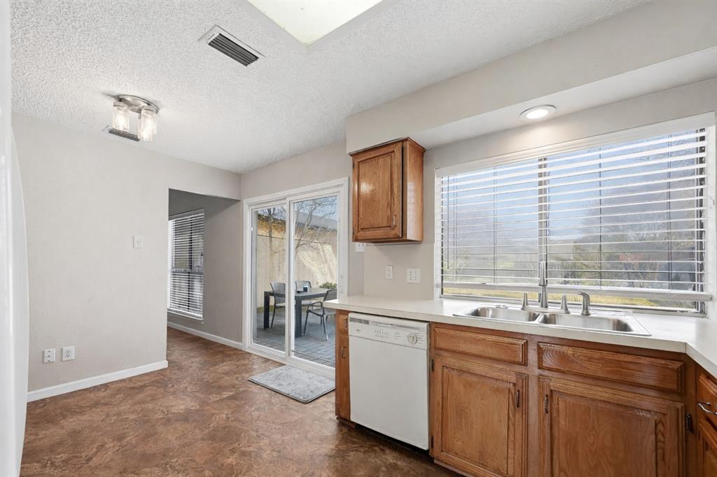 2621 Summertree Drive