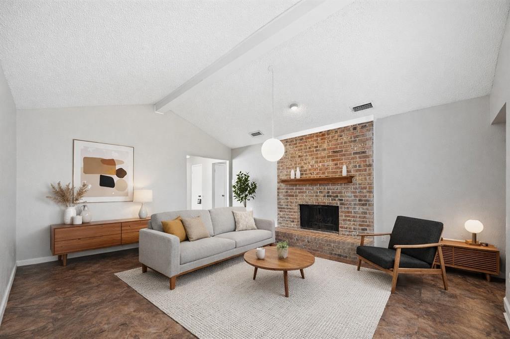 2621 Summertree Drive