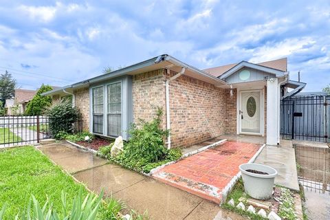 638 Stonehenge Drive Grand Prairie TX 75052