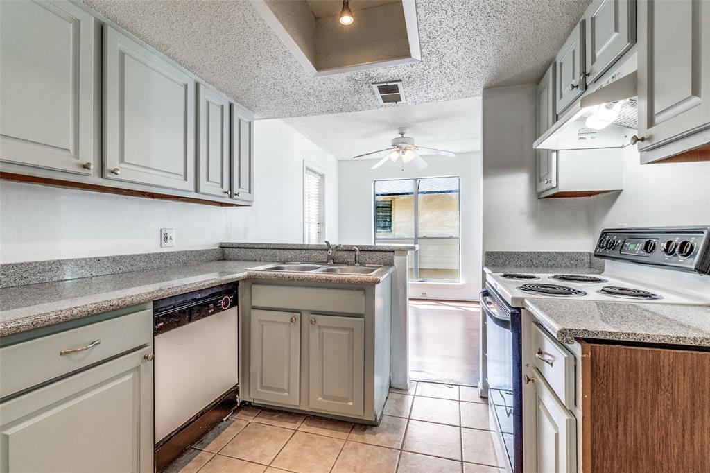 Oaks On The Lane Condo Ph 01 - Residential