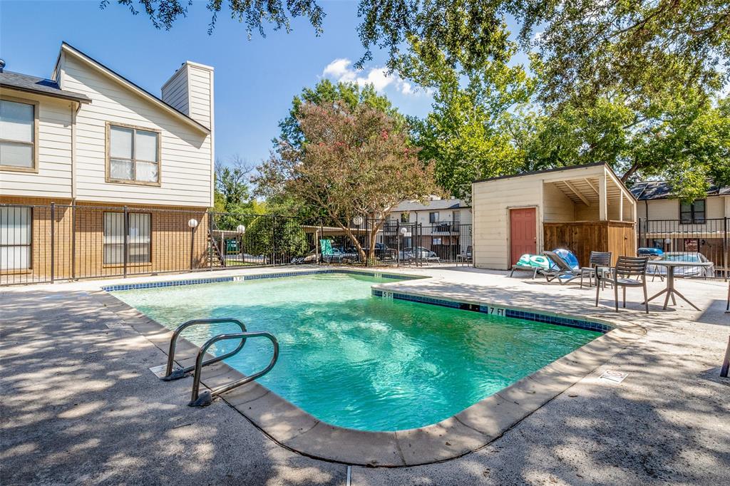 Oaks On The Lane Condo Ph 01 - Residential