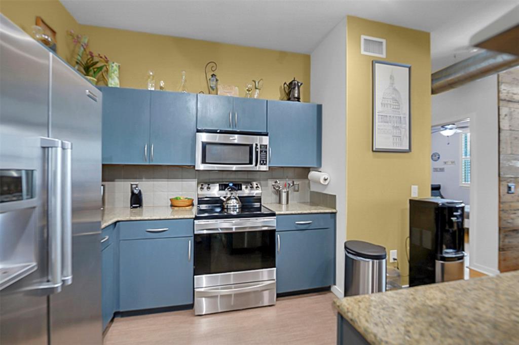 201 W Lancaster Avenue 102
