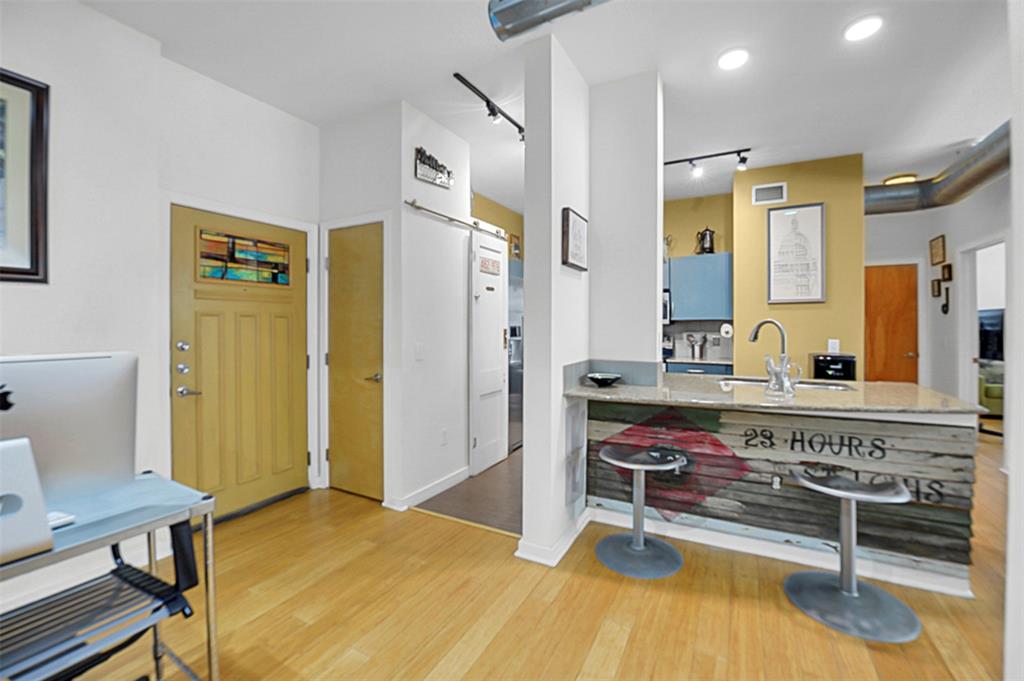 201 W Lancaster Avenue 102