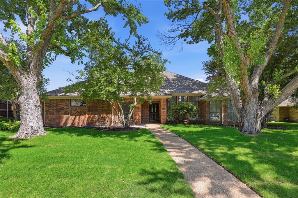 Photo of 6608 Garfield Drive, Plano, TX 75023 (MLS # 21319344)
