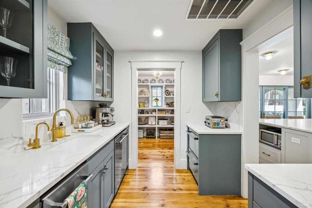 White Rock North 01 Rev - Residential