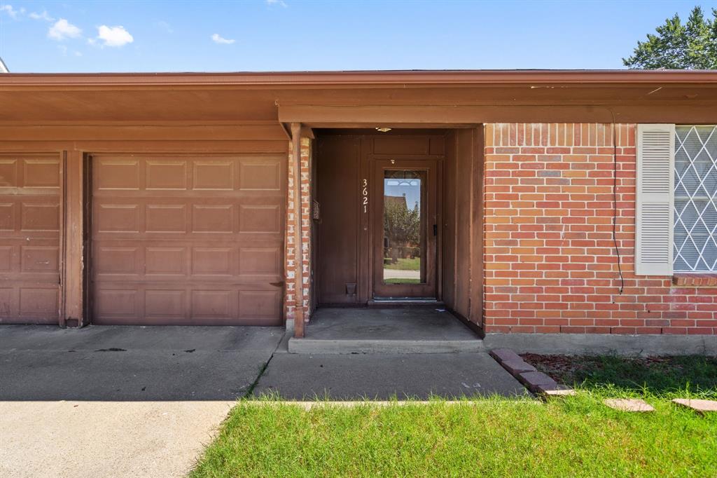 3621 Carriage Hill Drive