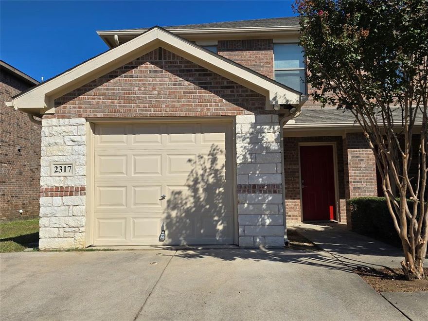 BEAUTIFUL Townhome in central Arlington. Close to everything. FRESH PAINT. Brand new luxury vinyl plank flooring. NEW GRANITE COUNTERTOPS! NEW Stainless Steel Appliances! Nice sized kitchen with upgraded cabinets and appliances, charming breakfast nook and builtin microwave. Breakfast bar overlooks large open family room. Upgraded plumbing and electrical fixtures. Beautiful ceramic tile in all wet areas. Plush carpet in all bedrooms and hallway. Luxurious master suite with sitting area, large walkin closet, and dual sinks in bathroom. Refridgerator included! Nice Backyard Deck. Garage with automatic garage door opener.  This one will not last! MOVE IN SPECIAL! $500 OFF FIRST MONTHS RENT!! HURRY!