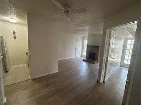 9520 Royal Lane 306 Dallas TX 75243