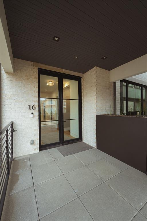 300 O Connor Ridge Boulevard 16