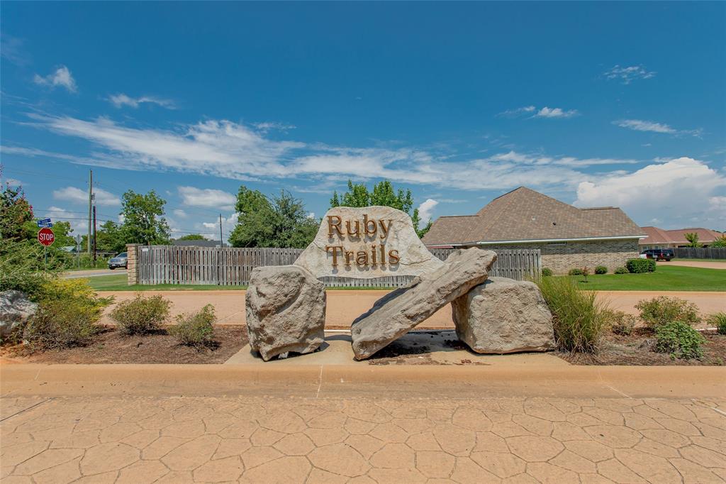 1505 Lucy Circle