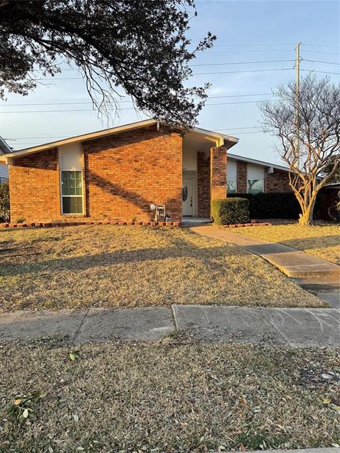 Photo of 429 Hardwood Trail, Mesquite, TX 75150 (MLS # 21174533)