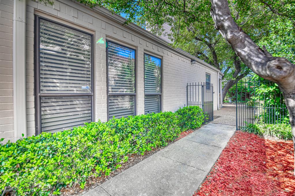 433 Tall Oaks Lane