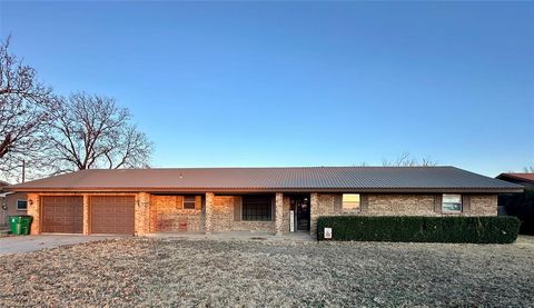 1204 Barbara Drive Seymour TX 76380